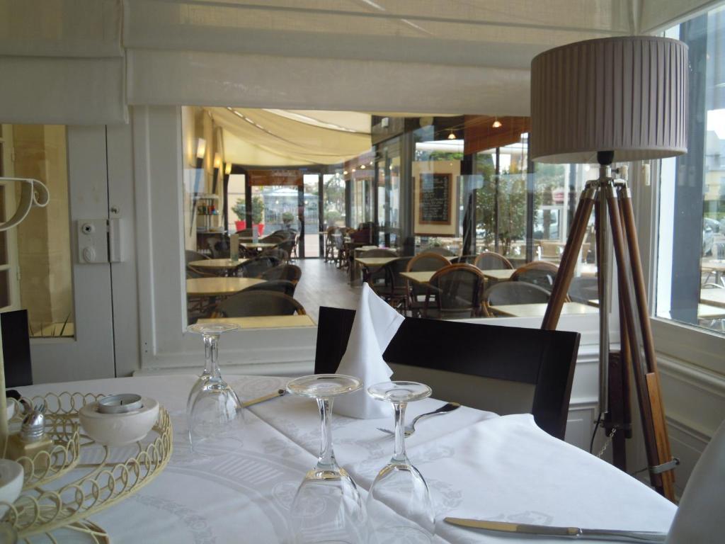 Hôtel de Paris Courseulles-sur-Mer Exterior foto
